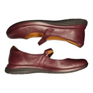 Earth Women's Burgundy Flats with Black Soles